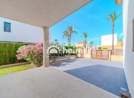 Odsprzedaż - Willa -
Cabo Roig