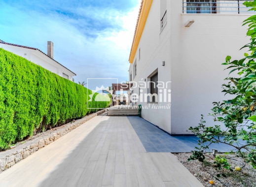 Odsprzedaż - Willa -
Cabo Roig