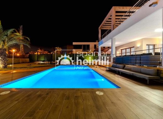 Odsprzedaż - Willa -
Cabo Roig