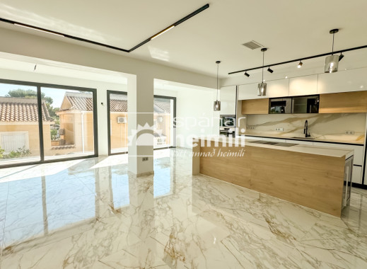 Nýbygging - Einbýli -
Los Altos/Los Balcones