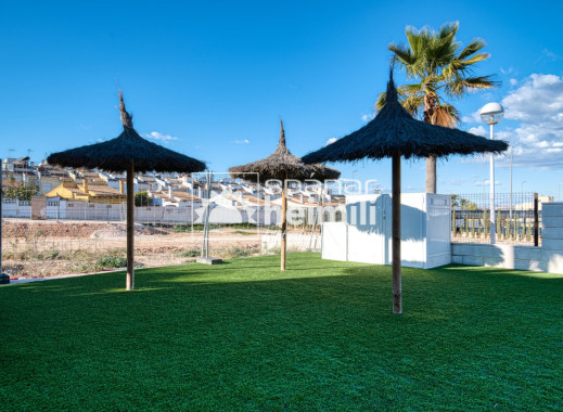 Odsprzedaż - Szeregowiec -
Los Altos/Los Balcones