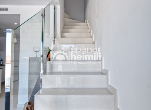 Odsprzedaż - Szeregowiec -
Los Altos/Los Balcones