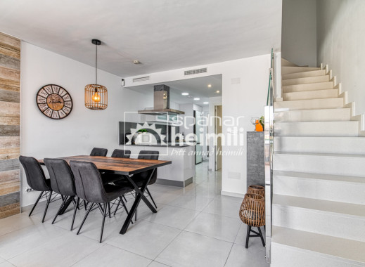 Odsprzedaż - Szeregowiec -
Los Altos/Los Balcones