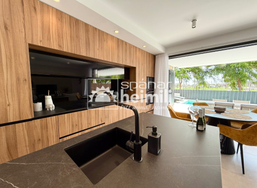 Endursala - Einbýli -
Santa Rosalia