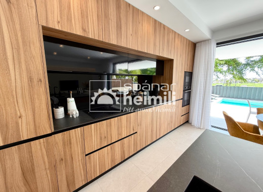 Endursala - Einbýli -
Santa Rosalia