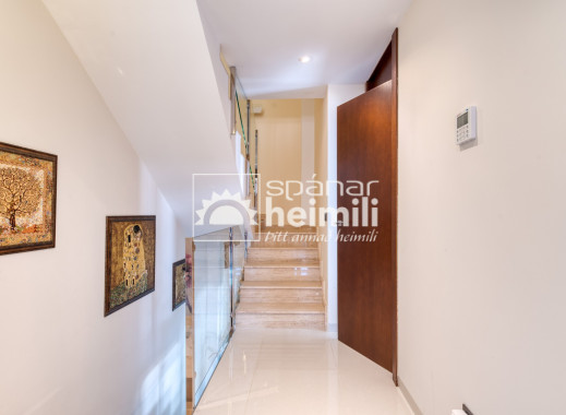 Endursala - Einbýli -
Villamartin