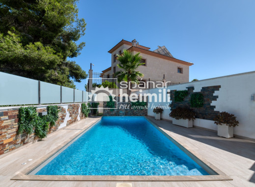 Endursala - Einbýli -
Villamartin