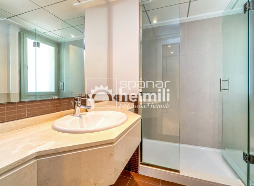 Endursala - Íbúð í fjölbýli -
Las Colinas