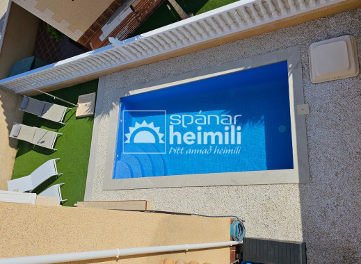 Videresalg - Halvåbent hus -
Playa flamenca