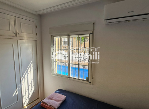 Videresalg - Halvåbent hus -
Playa flamenca