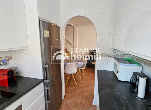 Videresalg - Halvåbent hus -
Playa flamenca