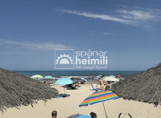 Videresalg - Halvåbent hus -
Playa flamenca