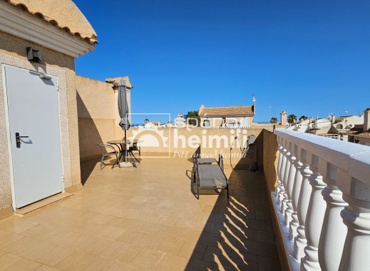 Videresalg - Halvåbent hus -
Playa flamenca