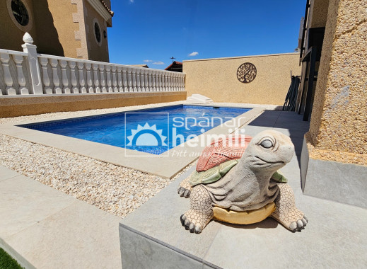 Videresalg - Halvåbent hus -
Playa flamenca