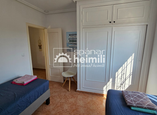 Videresalg - Halvåbent hus -
Playa flamenca