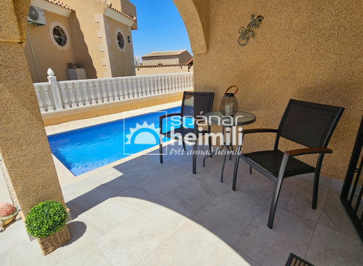 Videresalg - Halvåbent hus -
Playa flamenca