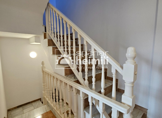 Videresalg - Halvåbent hus -
Playa flamenca