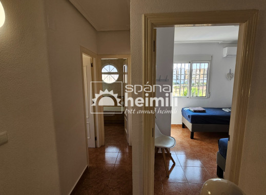 Videresalg - Halvåbent hus -
Playa flamenca