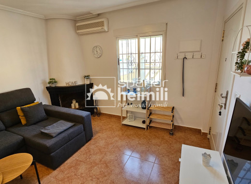 Videresalg - Halvåbent hus -
Playa flamenca