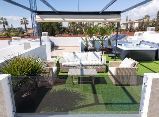 Nýbygging - Einbýli -
Guardamar/La Marina