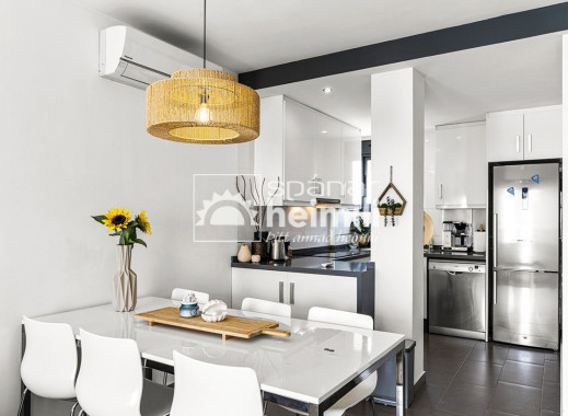 Revente - Appartement -
La Zenia