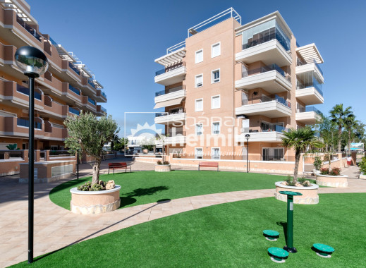 Endursala - Íbúð í fjölbýli -
Guardamar/La Marina