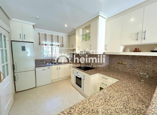 Endursala - Íbúð í fjölbýli -
Cabo Roig