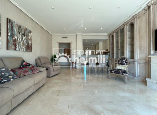 Endursala - Íbúð í fjölbýli -
Cabo Roig