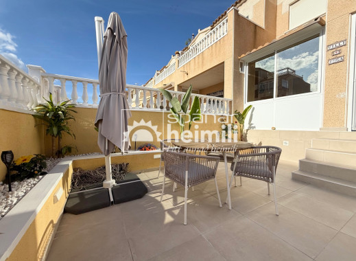 Resale - Apartment -
Punta Prima