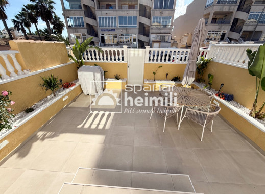 Resale - Apartment -
Punta Prima