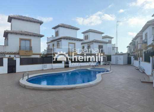 Endursala - Raðhús -
Cabo Roig