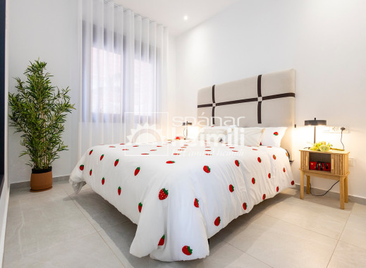 Obra nueva - Casa semi-adosada -
Vistabella