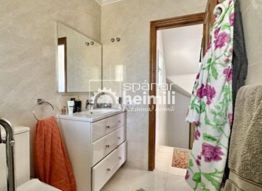 Revente - Mitoyenne -
Los Altos/Los Balcones