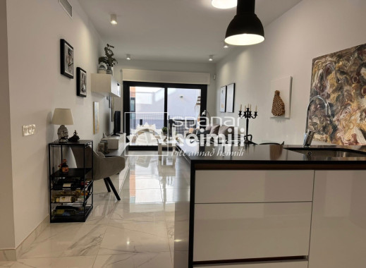 Resale - Apartment -
El Raso