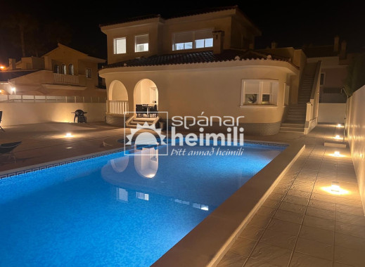 Endursala - Einbýli -
Quesada/Benijofar