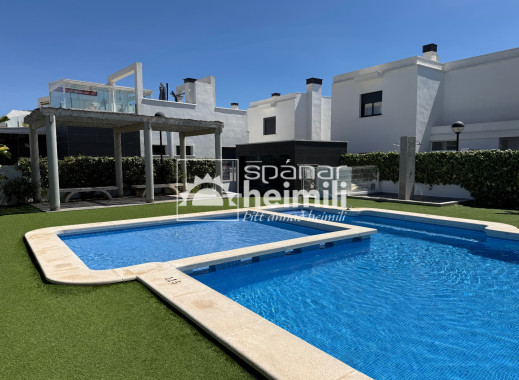 Endursala - Raðhús -
Cabo Roig