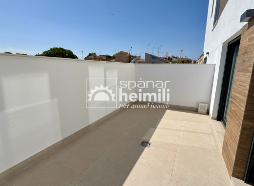 Nýbygging - Efri/neðri íbúð -
San Pedro Del Pinatar