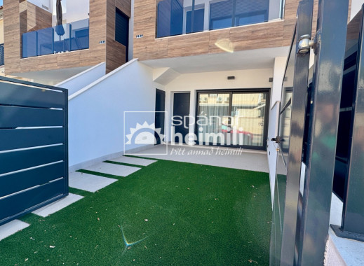 Nýbygging - Efri/neðri íbúð -
San Pedro Del Pinatar