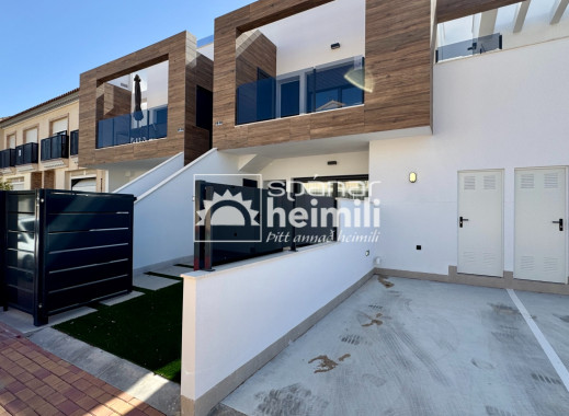 Nýbygging - Efri/neðri íbúð -
San Pedro Del Pinatar