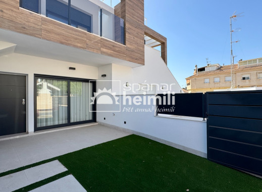 Nýbygging - Efri/neðri íbúð -
San Pedro Del Pinatar