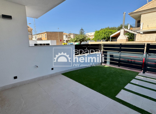 Nýbygging - Efri/neðri íbúð -
San Pedro Del Pinatar