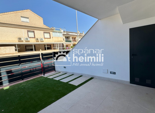 Nýbygging - Efri/neðri íbúð -
San Pedro Del Pinatar