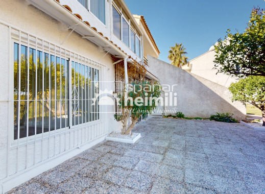 Odsprzedaż - Mieszkanie -
Villamartin