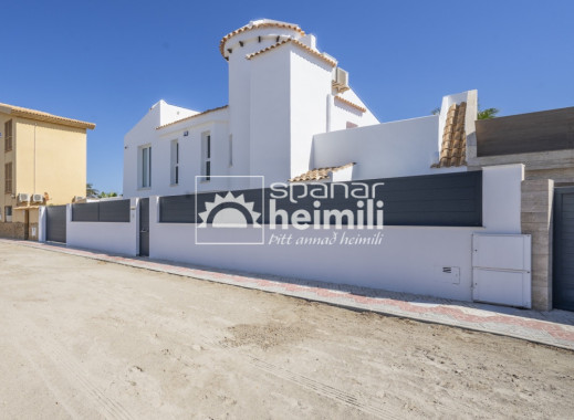 Endursala - Einbýli -
La Manga del Mar Menor - Playa del Galán
