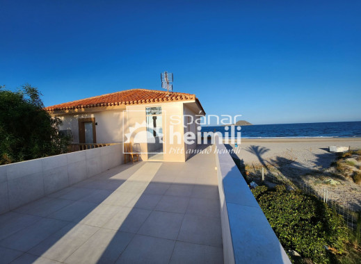 Endursala - Einbýli -
La Manga del Mar Menor