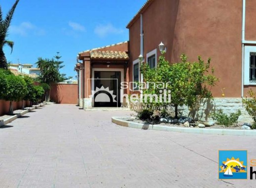 Resale - Detached house -
La Zenia