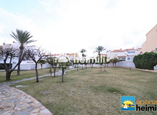 Revente - Mitoyenne -
Torrevieja