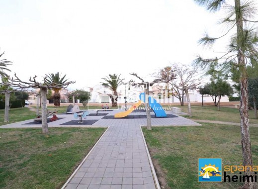 Revente - Mitoyenne -
Torrevieja