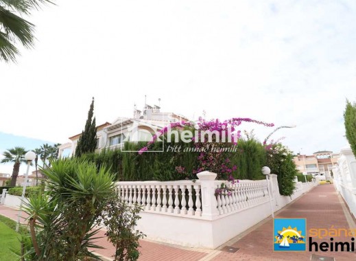 Videresalg - Villa -
Punta Prima