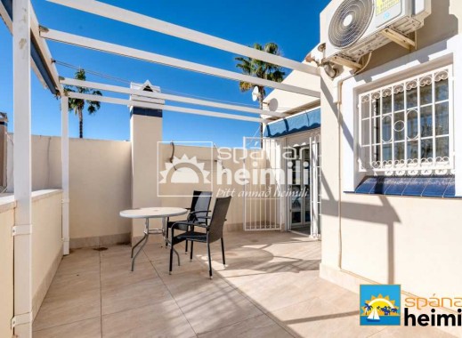 Resale - Townhouse -
Playa flamenca